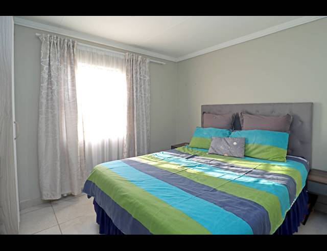 4 BEDROOM HOUSE FOR SALE IN COSMO CITY